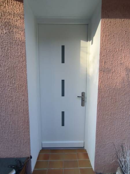 Porte blindée moderne pour villa - Stylea par FICHET - posé par IDS Alessis