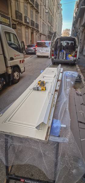 Comment blinder une porte au centre ville de Toulon ?