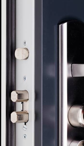 Serrure avec pare attaque pour porte blindée à Hyères les Palmiers