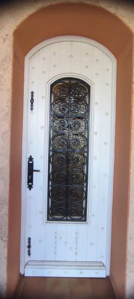 Avant la pose d'une poignée blindée à La Valette