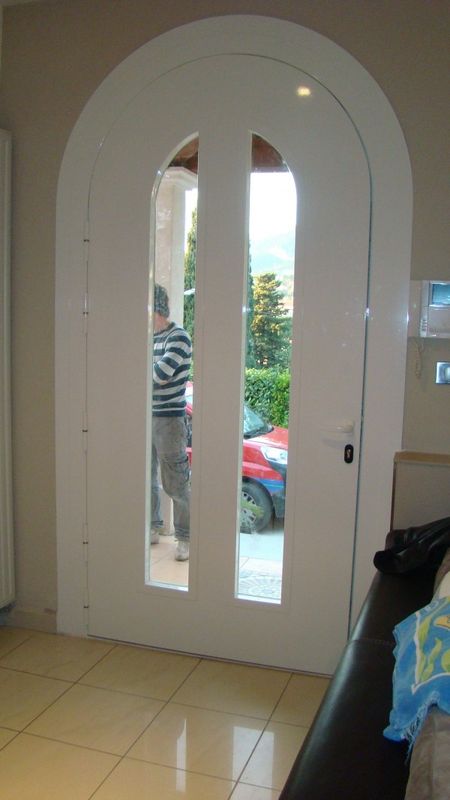 Vue face Intérieure d'un Bloc Porte blindé cintré sur mesure réalisé par IDS Alessis SERRURERIE