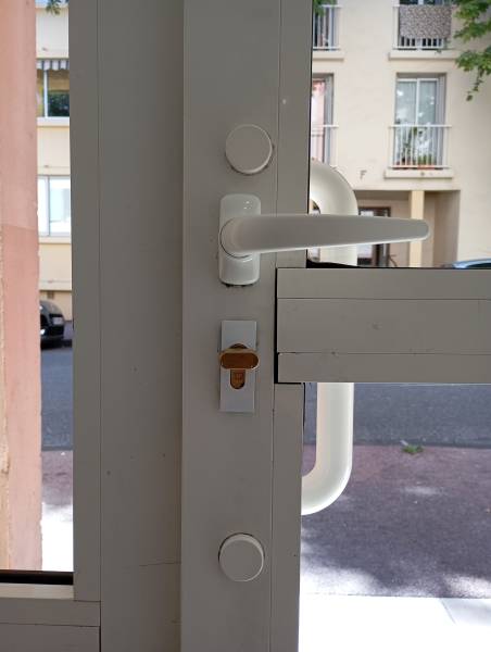 Changement de serrure par un serrurier à La Garde