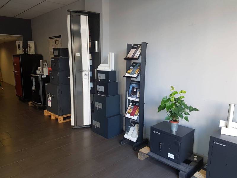 Intervention rapide serrurier pour porte coincée avec clé cassée à Toulon Var 